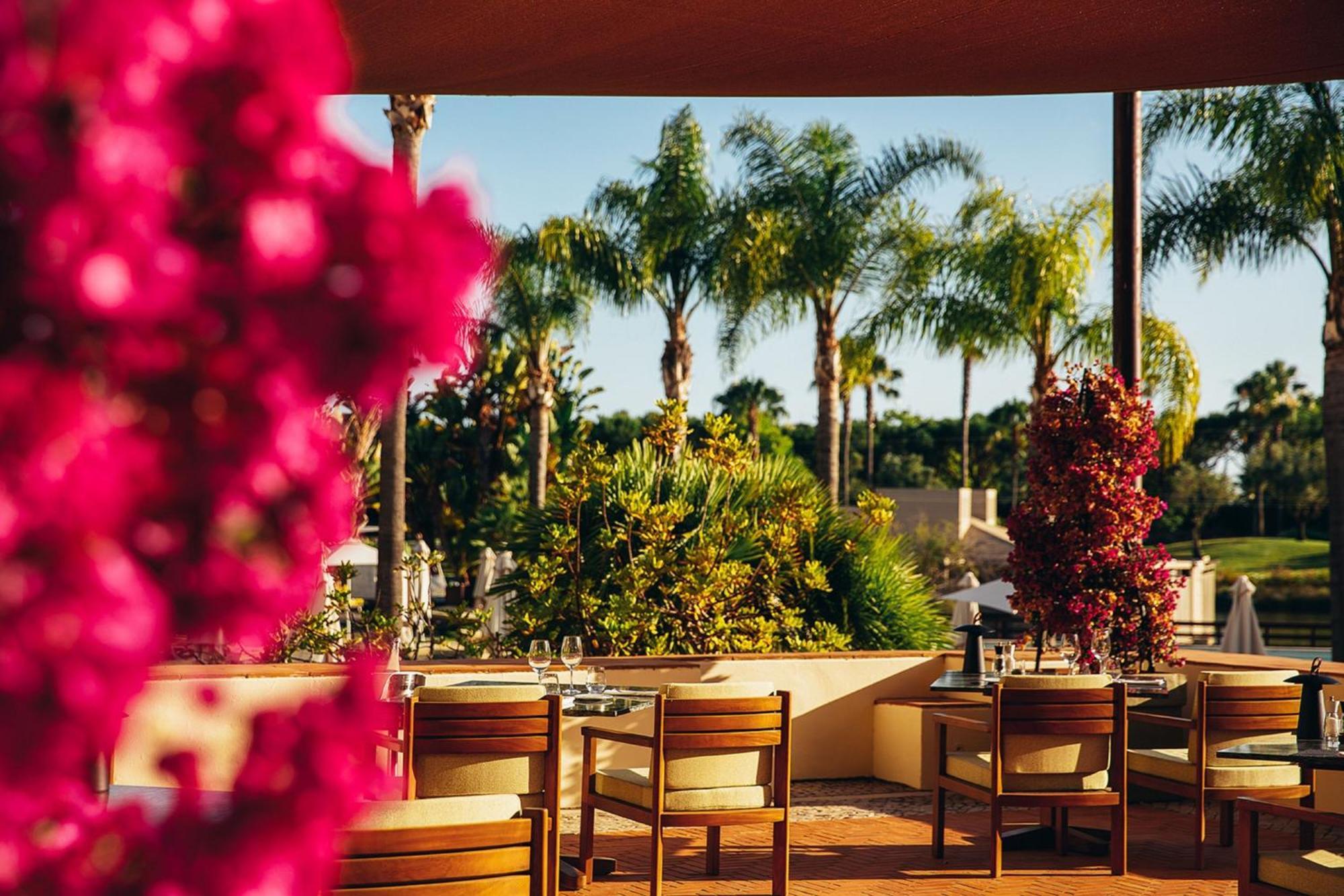 Domes Lake Algarve, Autograph Collection Vilamoura Exteriér fotografie The restaurant at the Hotel Unique