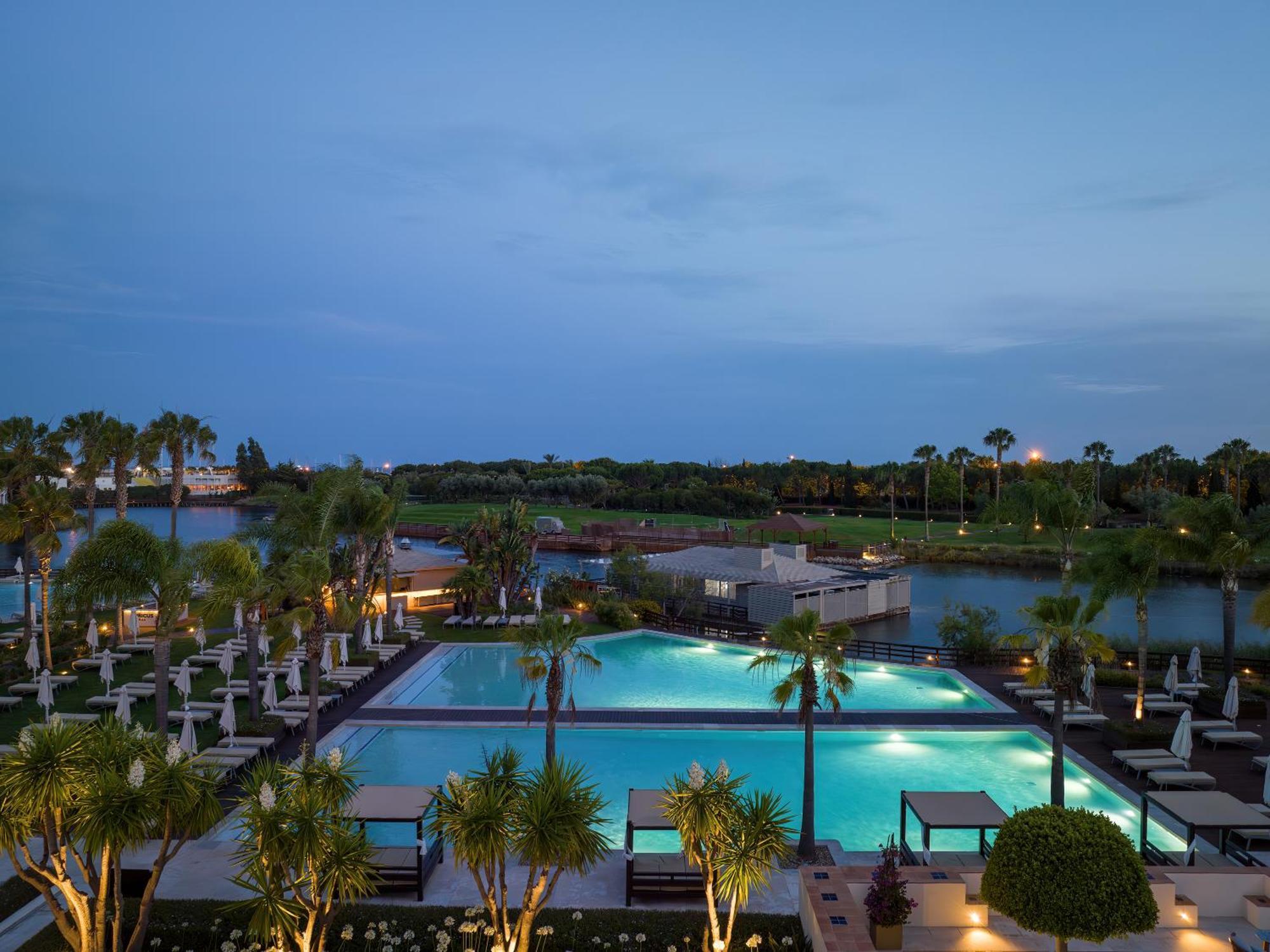 Domes Lake Algarve, Autograph Collection Vilamoura Exteriér fotografie The resort's main pool